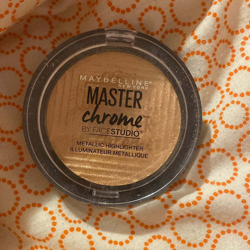 maybelline new york master chrome metallic highlighter in molten gold